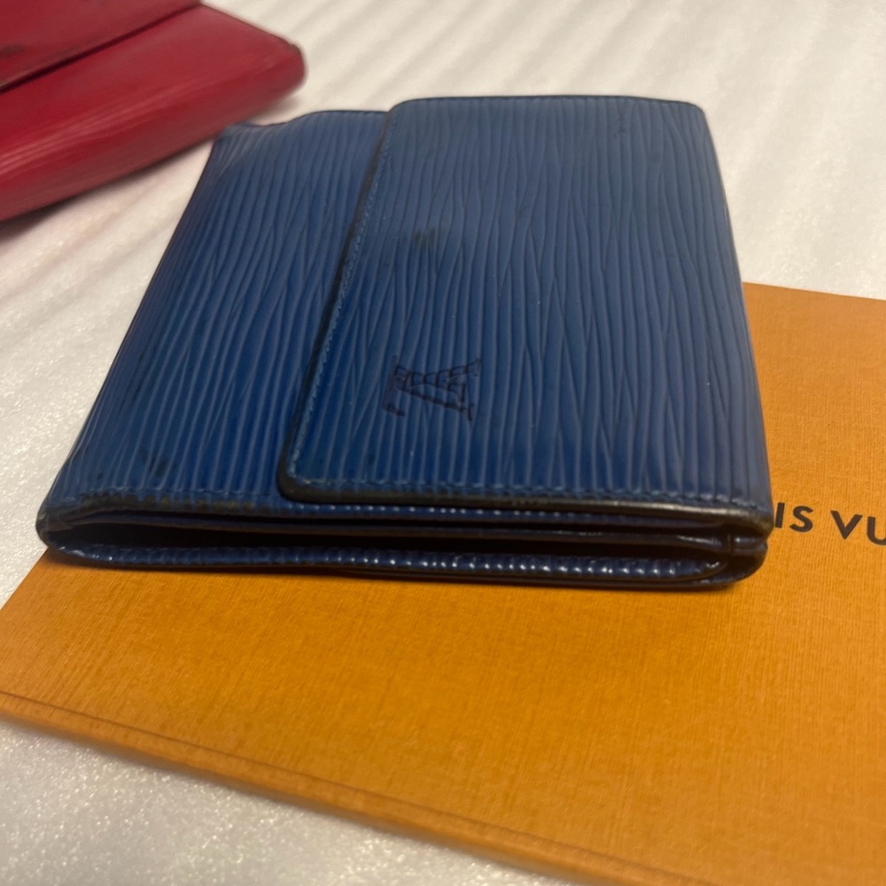 Louis Vuitton Blue Epi Leather Wallet LV compact wallets Men’s Billfold wallets